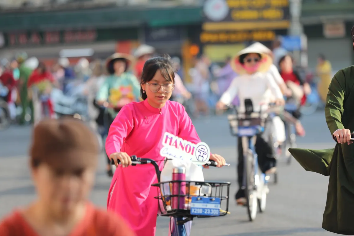 Đạp xe kết nối di sản Thủ đ&ocirc; - Ảnh 8.