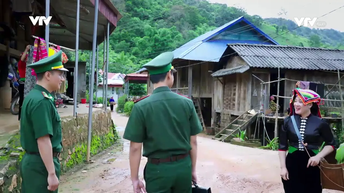 Cuộc chiến không giới tuyến - Tập 1: Đồn trưởng mới được gái bản khen đẹp trai nhưng lại khiến cấp dưới e sợ - Ảnh 15.