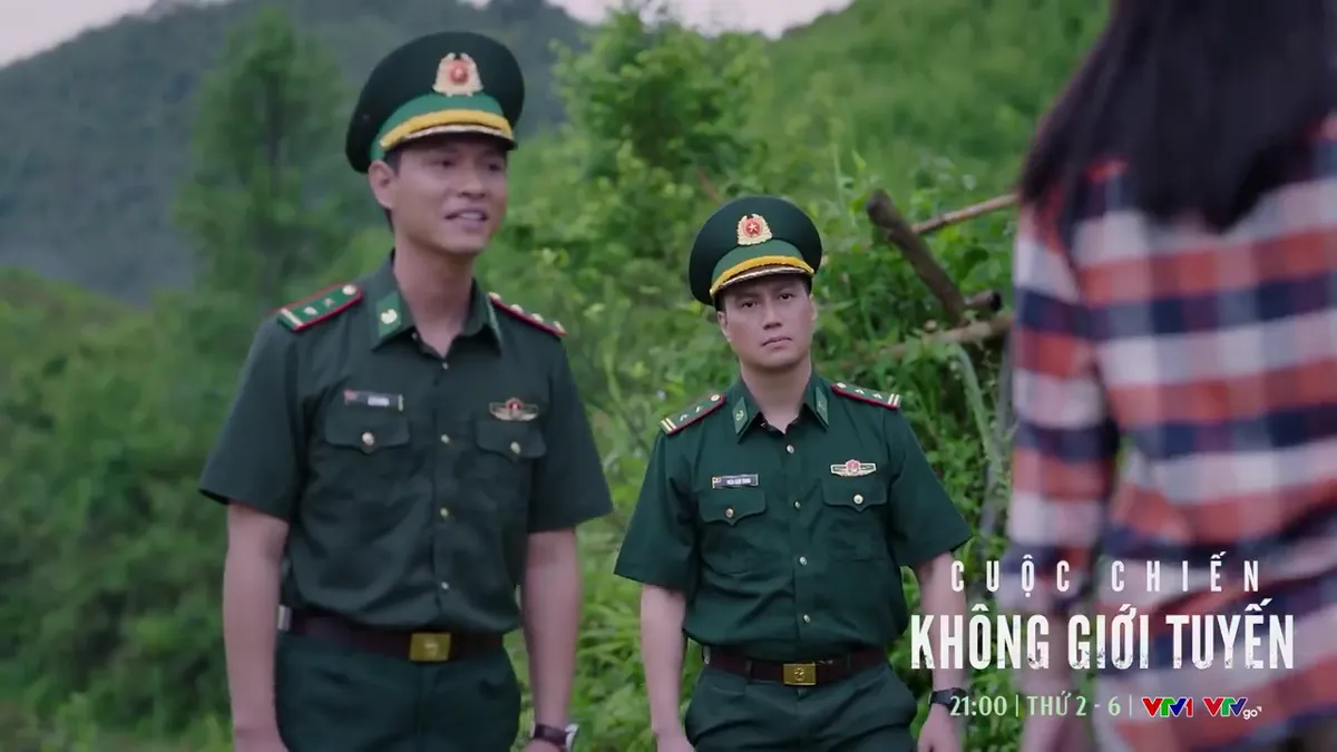 Cuộc chiến kh&ocirc;ng giới tuyến - Tập 2: T&acirc;n Đồn trưởng lần đầu chạm mặt c&ocirc; y t&aacute; bản xinh đẹp - Ảnh 4.