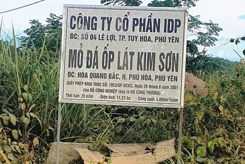 Phú Yên: Xử phạt công ty khai thác khoáng sản trái phép - Ảnh 1.