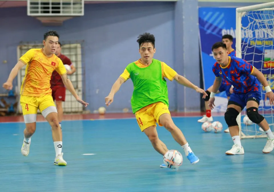 ĐT futsal Nga, á quân châu Âu đưa huyền thoại sang đấu ĐT futsal Việt Nam - Ảnh 1. ĐT futsal Nga, á quân châu Âu đưa huyền thoại sang đấu ĐT futsal Việt Nam - Ảnh 1.