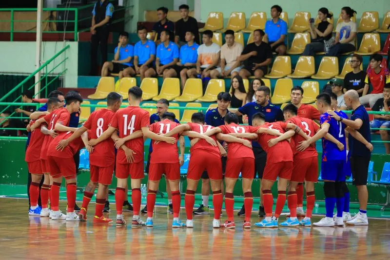 Giao hữu quốc tế: ĐT futsal Việt Nam thi đấu cố gắng trước ĐT futsal Hungary - Ảnh 12. Giao hữu quốc tế: ĐT futsal Việt Nam thi đấu cố gắng trước ĐT futsal Hungary - Ảnh 12.