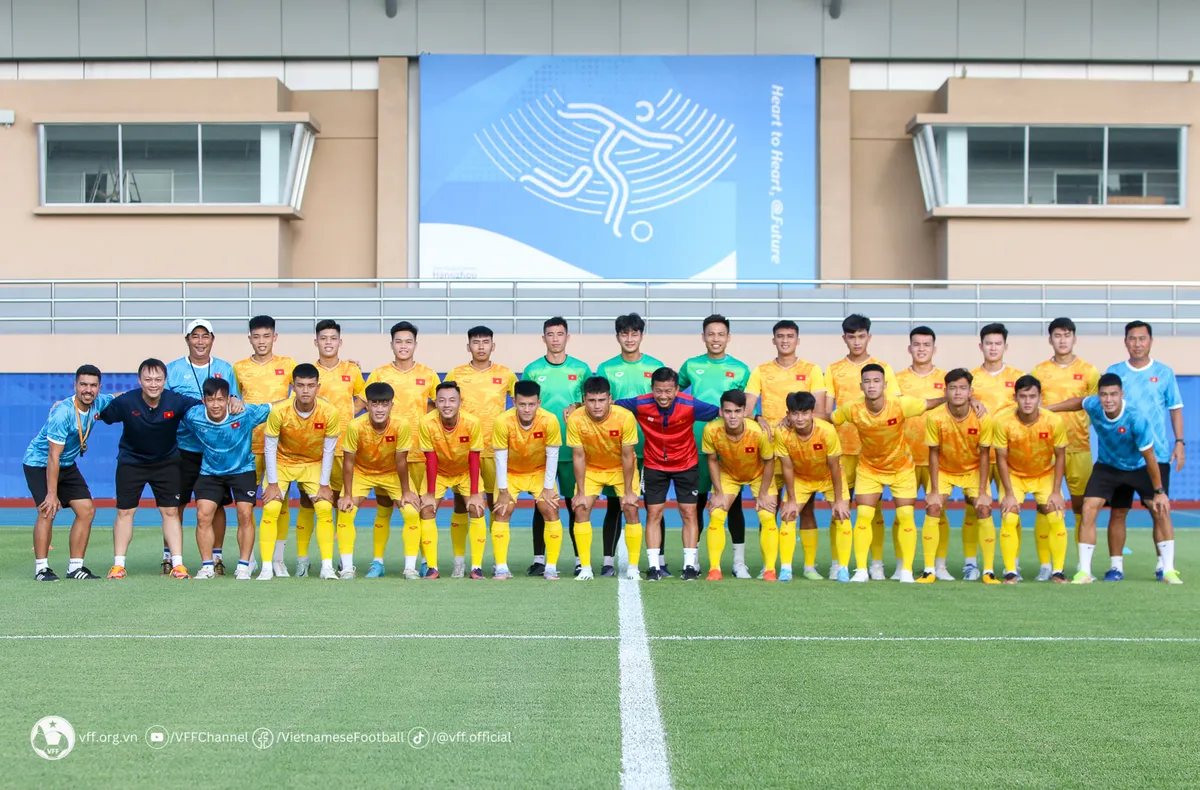 Đội tuyển Olympic Việt Nam sẵn sàng cho thử thách đầu tiên tại ASIAD 19 - Ảnh 1. Đội tuyển Olympic Việt Nam sẵn sàng cho thử thách đầu tiên tại ASIAD 19 - Ảnh 1.