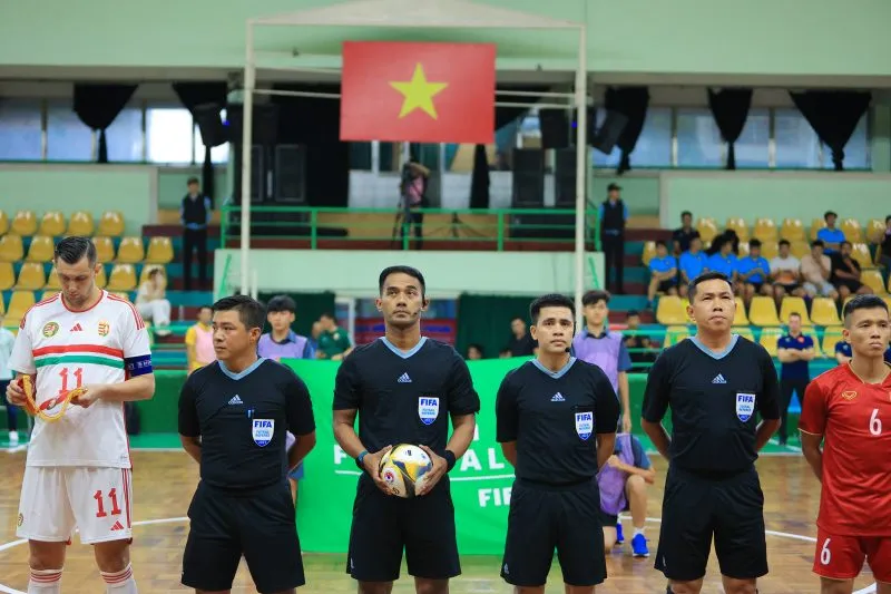 Giao hữu quốc tế: ĐT futsal Việt Nam thi đấu cố gắng trước ĐT futsal Hungary - Ảnh 8. Giao hữu quốc tế: ĐT futsal Việt Nam thi đấu cố gắng trước ĐT futsal Hungary - Ảnh 8.