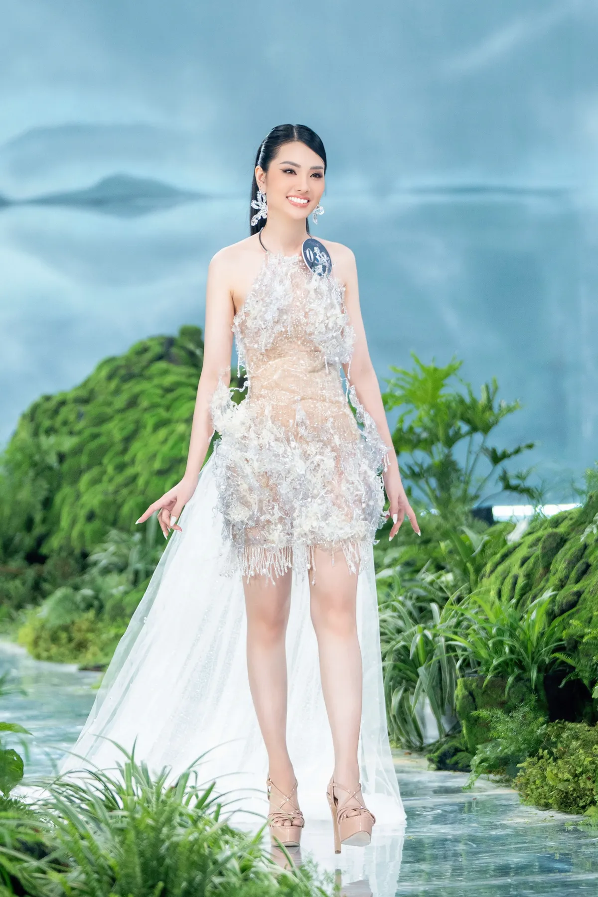 Thí sinh Miss Earth Việt Nam 2023 sáng tạo trang phục tái chế độc lạ - Ảnh 5.