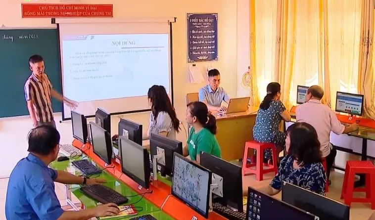 Bình dân học vụ số - Ảnh 1.