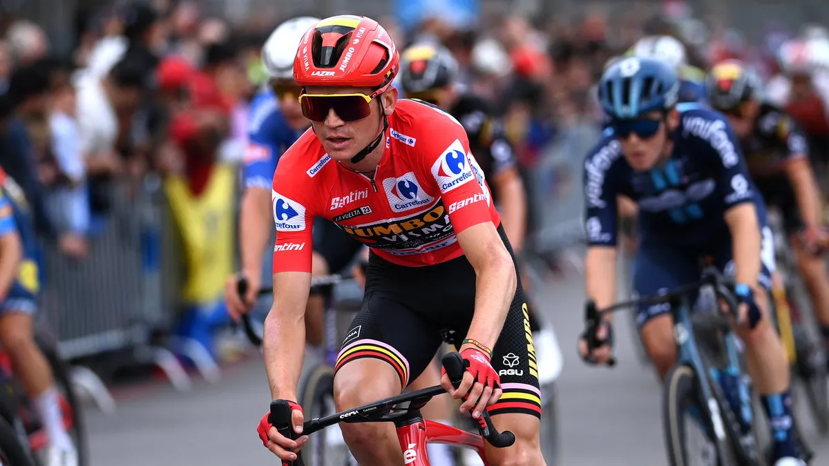 Sepp Kuss giành áo đỏ chung cuộc La Vuelta 2023 - Ảnh 1. Sepp Kuss giành áo đỏ chung cuộc La Vuelta 2023 - Ảnh 1.