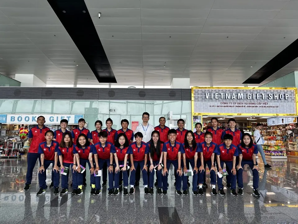 ĐT nữ Việt Nam khởi hành tới Trung Quốc, tham dự ASIAD 19 - Ảnh 1. ĐT nữ Việt Nam khởi hành tới Trung Quốc, tham dự ASIAD 19 - Ảnh 1.