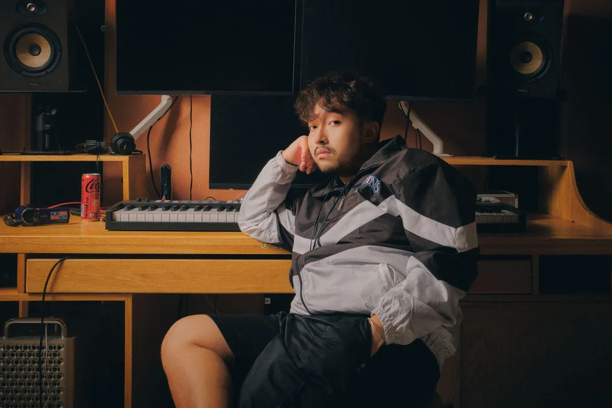 Khi nghệ sĩ trẻ Việt nỗ lực l&agrave;m nhạc tiếng Anh - Ảnh 2.