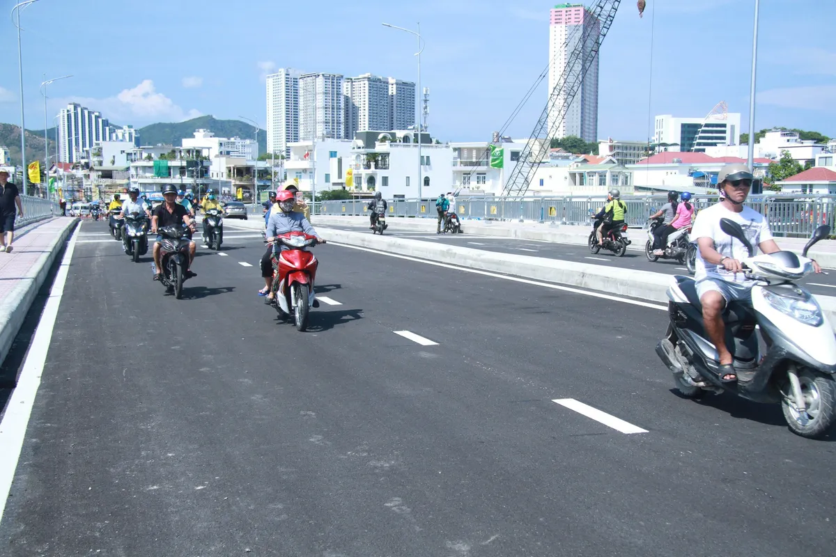 Th&ocirc;ng xe cầu X&oacute;m B&oacute;ng, Kh&aacute;nh H&ograve;a - Ảnh 1.