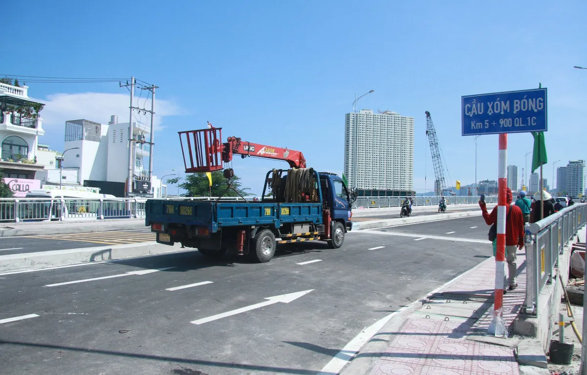 Th&ocirc;ng xe cầu X&oacute;m B&oacute;ng, Kh&aacute;nh H&ograve;a - Ảnh 2.