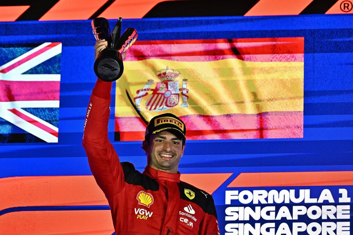 Sự tiến bộ của đội đua Ferrari tại GP Singapore - Ảnh 1. Sự tiến bộ của đội đua Ferrari tại GP Singapore - Ảnh 1.