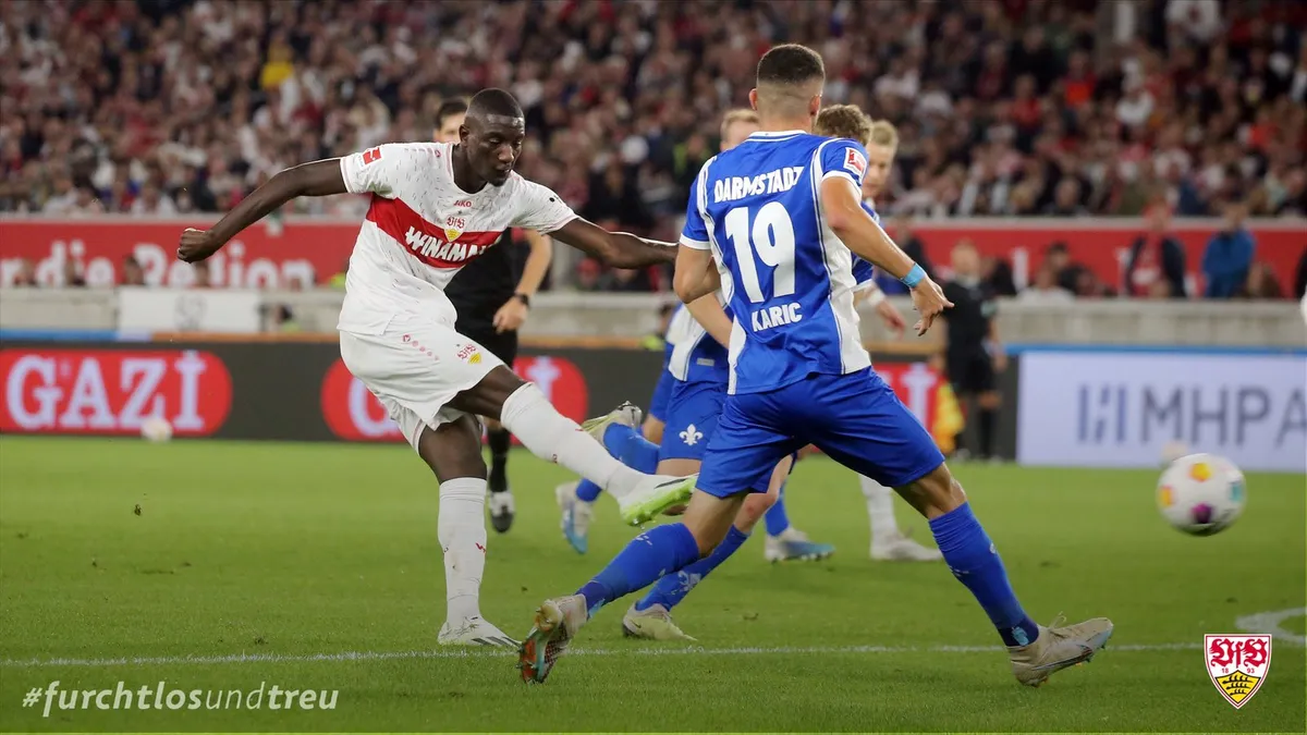 Stuttgart tạm vươn lên dẫn đầu Bundesliga mùa này - Ảnh 1. Stuttgart tạm vươn lên dẫn đầu Bundesliga mùa này - Ảnh 1.