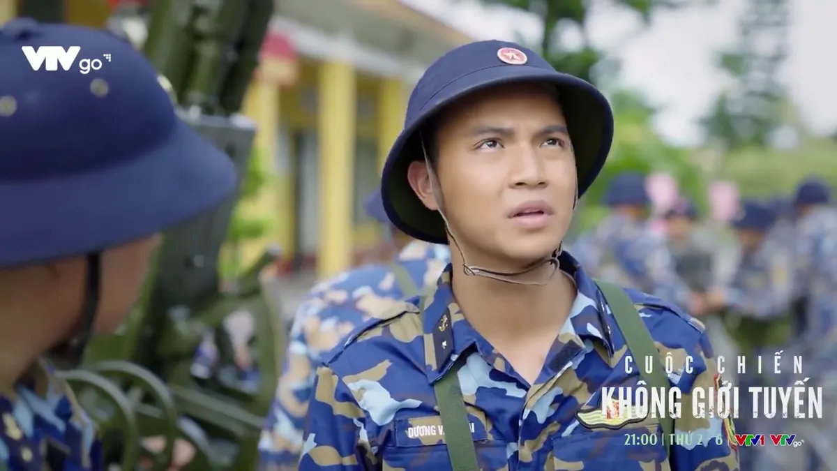 Cuộc chiến kh&ocirc;ng giới tuyến - Tập 10: Em trai Trung rủ bạn chơi tr&ograve; c&aacute; cược - Ảnh 4.