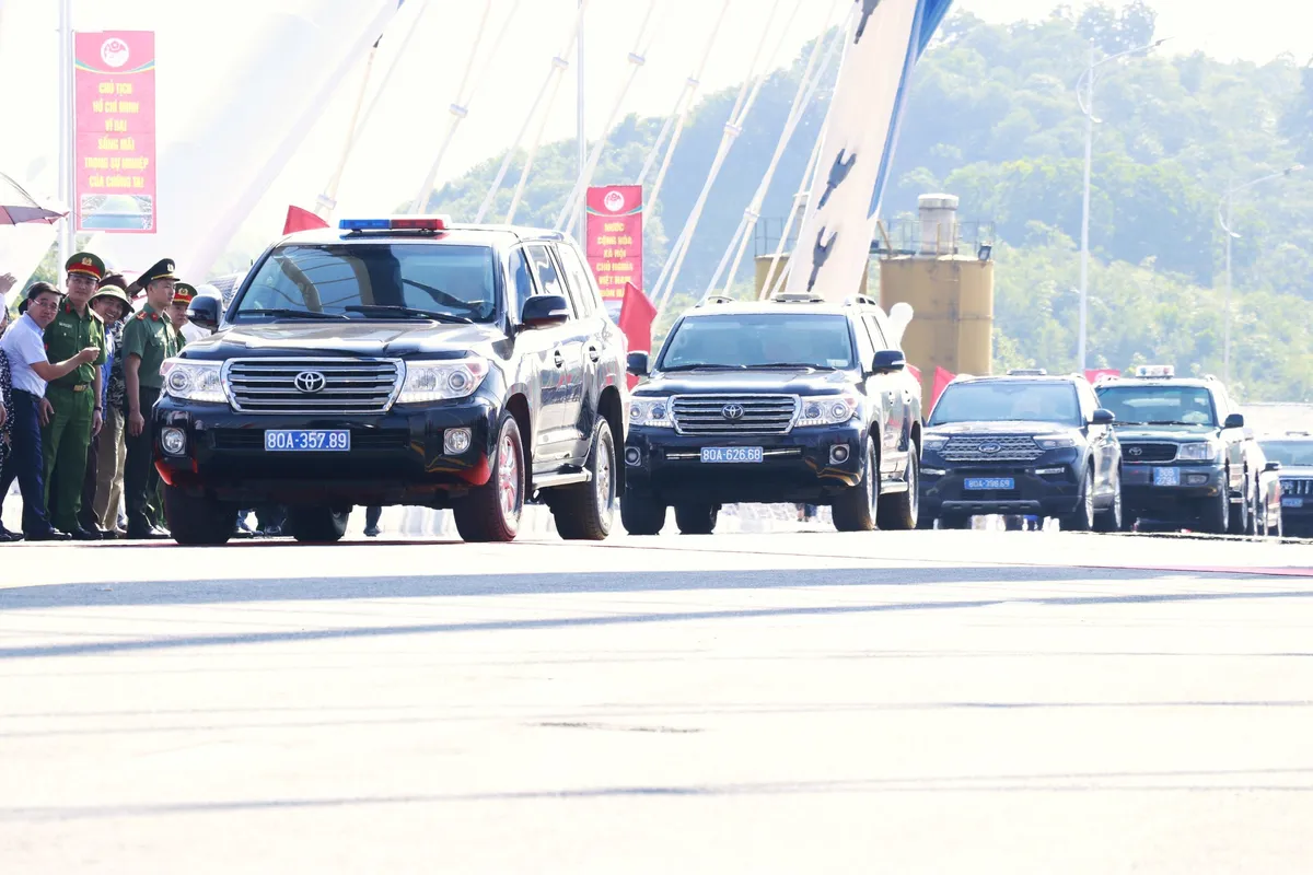 Y&ecirc;n B&aacute;i kh&aacute;nh th&agrave;nh c&acirc;y cầu thứ 8 bắc qua s&ocirc;ng Hồng - Ảnh 4.