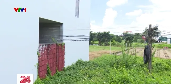 Xẻ thịt h&agrave;nh lang đường sắt - Ảnh 2.