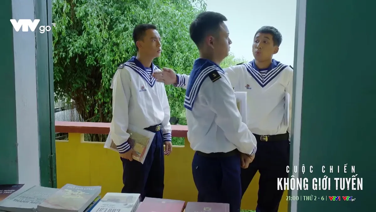 Cuộc chiến kh&ocirc;ng giới tuyến - Tập 11: Hiếu b&ocirc;i trộm dầu gi&oacute; v&agrave;o mắt bạn - Ảnh 2.