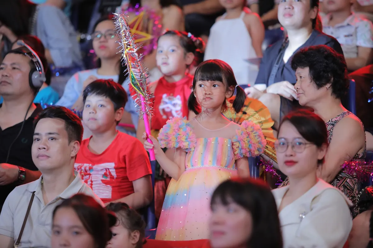 Hơn 600 diễn vi&ecirc;n, nghệ sĩ c&ugrave;ng Thắp s&aacute;ng ước mơ thiếu nhi Việt Nam - Ảnh 13.