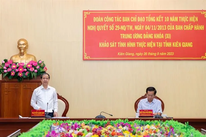 Bộ GDĐT: Kiên Giang triển khai Nghị quyết 29 kịp thời, bài bản  - Ảnh 3.