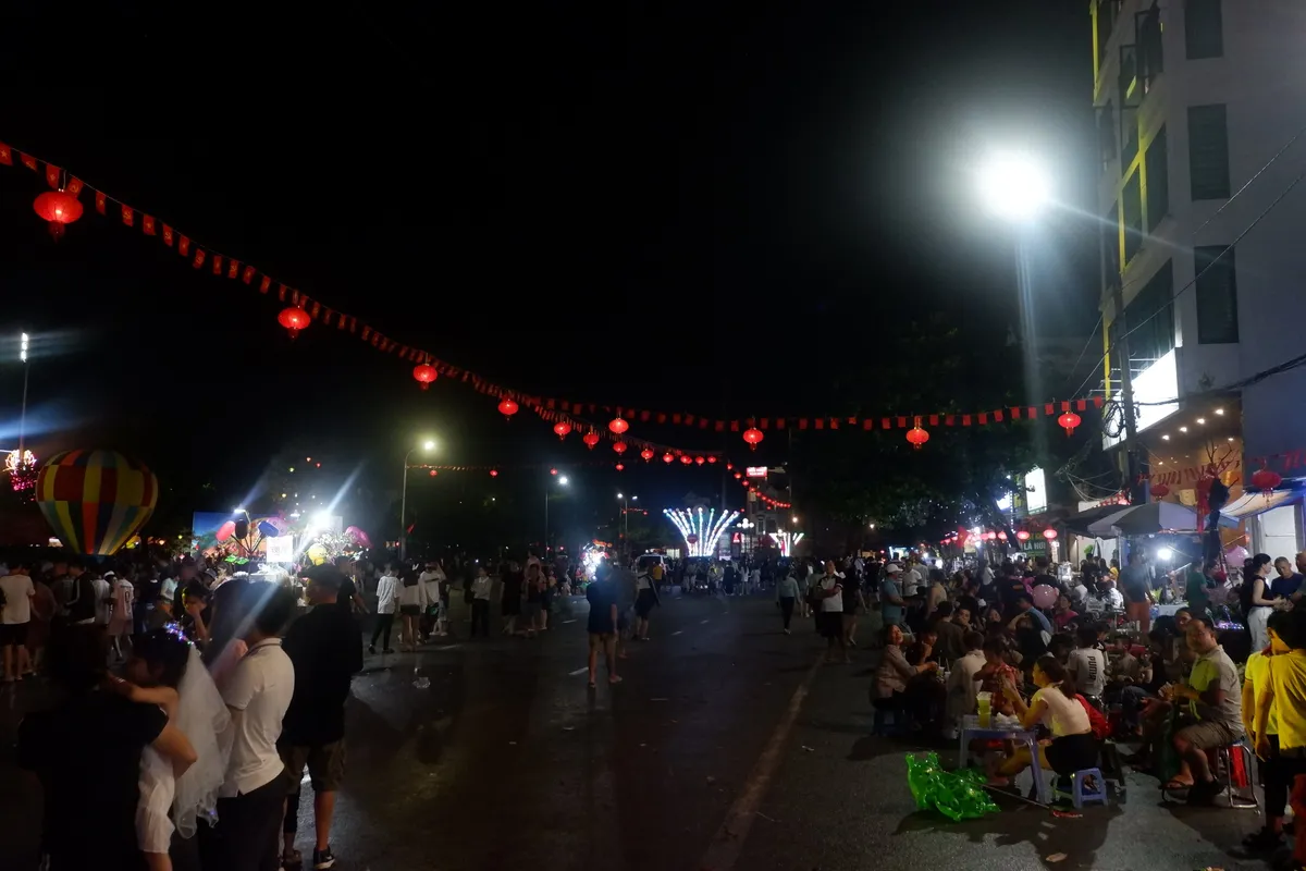 Hàng chục nghìn người đổ về Festival Chí Linh lần đầu được tổ chức tại Hải Dương - Ảnh 8.