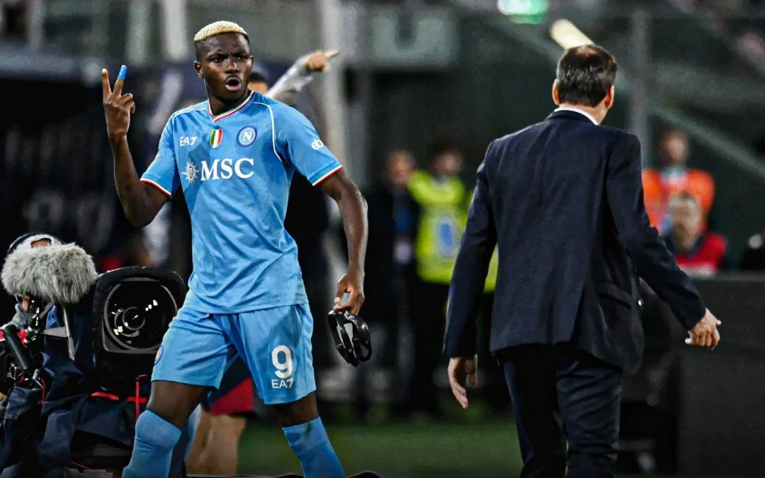 Tiền đạo Victor Osimhen có thể khởi kiện CLB Napoli - Ảnh 1.