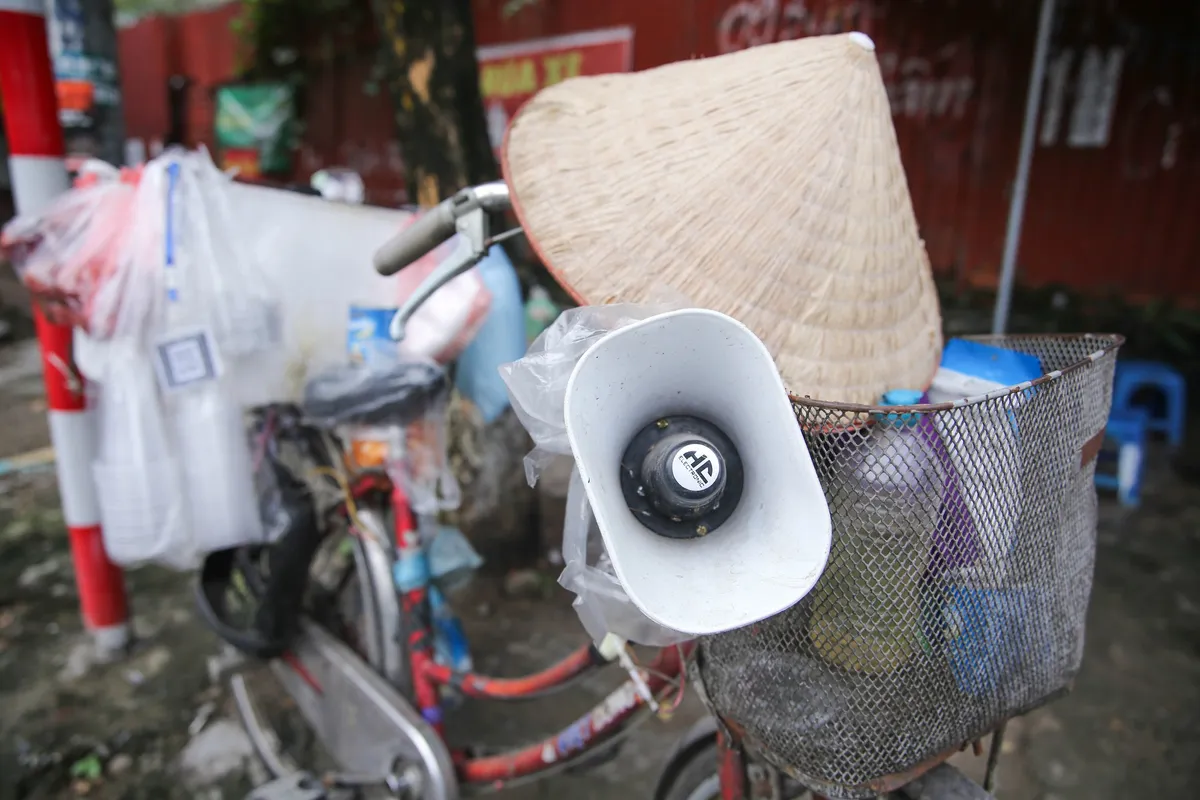 Tr&agrave;o lưu b&aacute;n cafe dạo ở H&agrave; Nội - Ảnh 12.