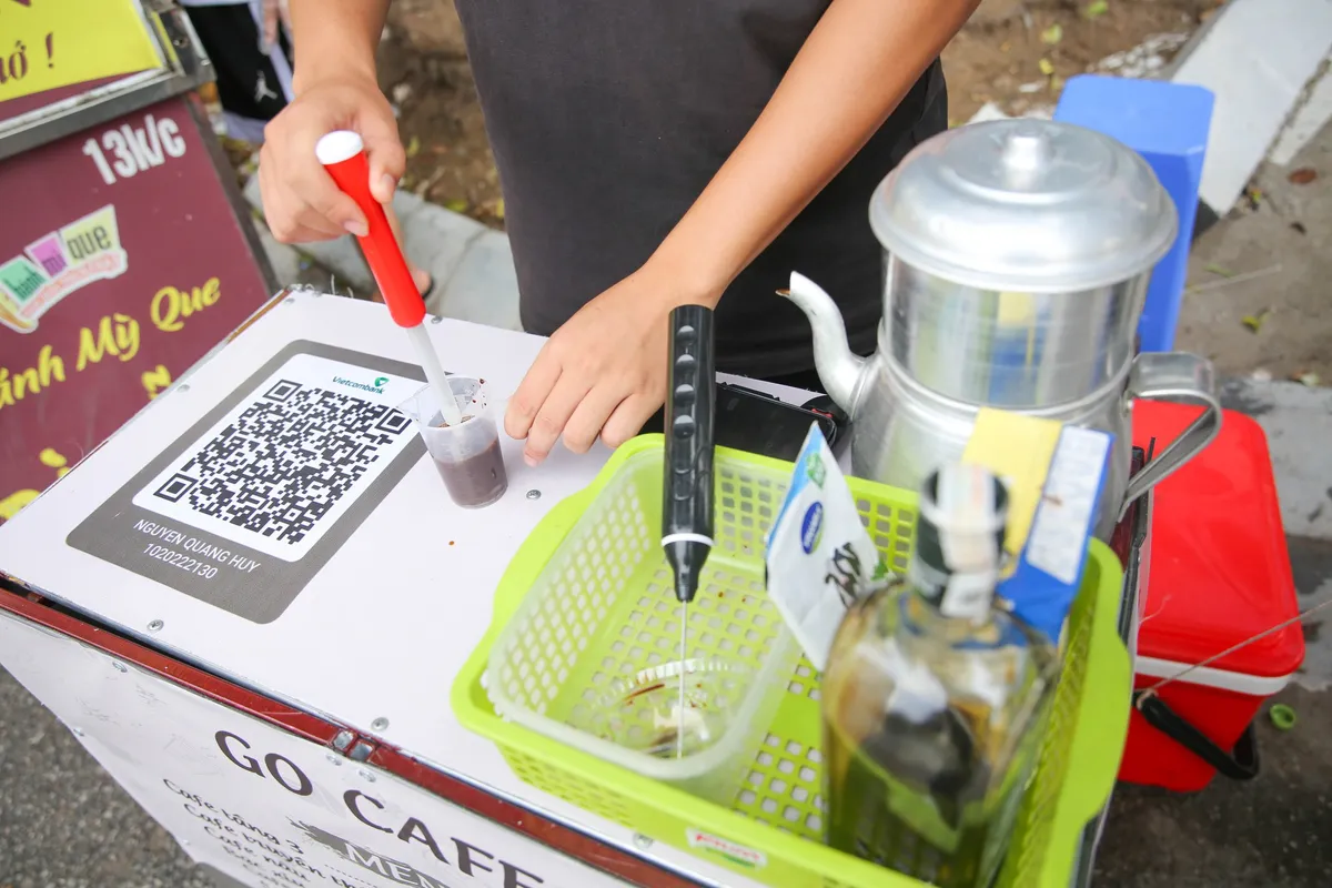 Tr&agrave;o lưu b&aacute;n cafe dạo ở H&agrave; Nội - Ảnh 6.