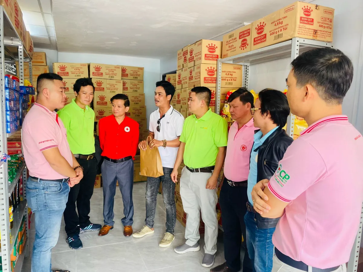Quảng Ng&atilde;i: Đưa v&agrave;o hoạt động kho thực phẩm cộng đồng hỗ trợ người yếu thế - Ảnh 1.