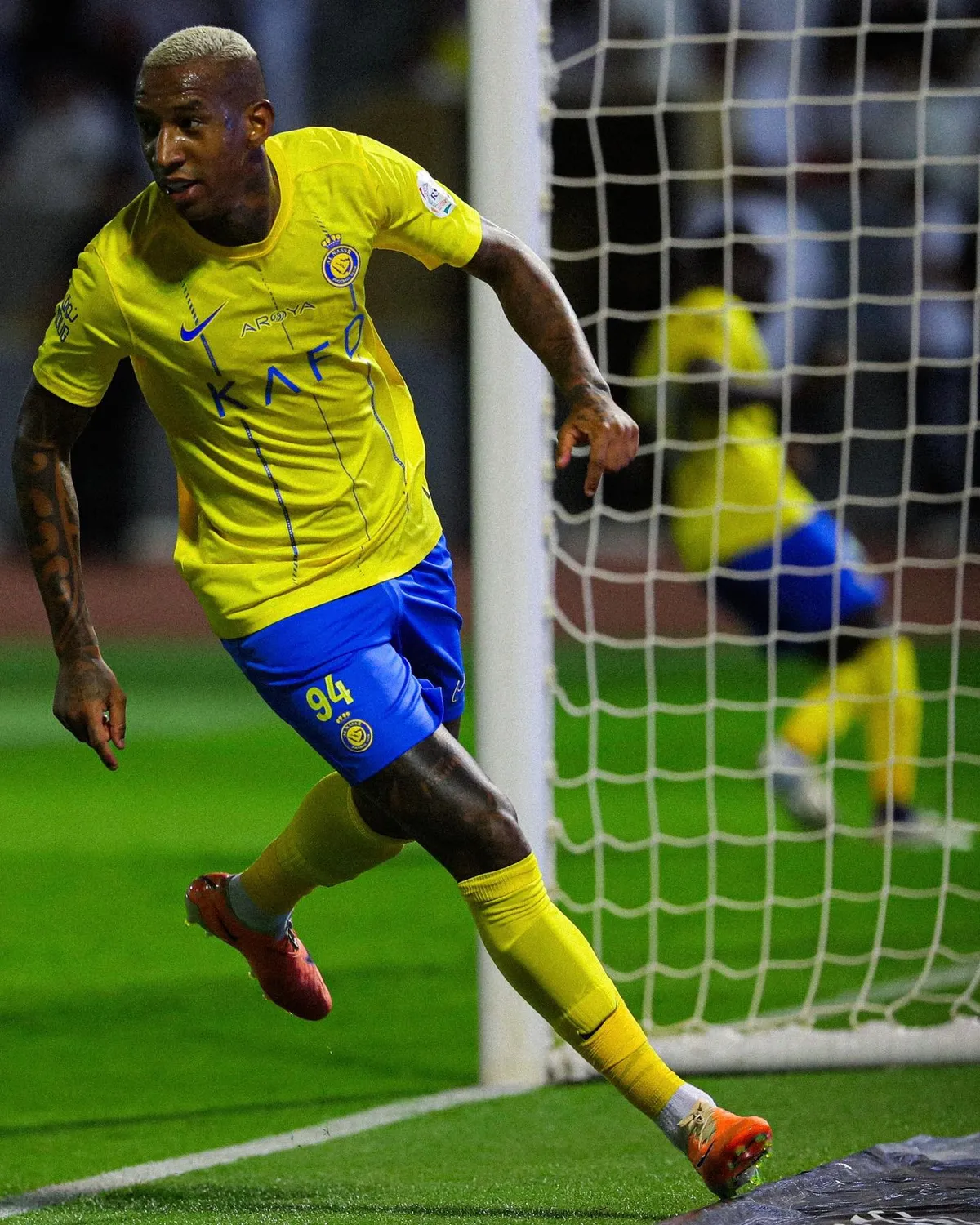 Ronaldo ghi bàn, Al Nassr áp sát ngôi đầu tại giải VĐQG Ả-rập Xê-út - Ảnh 1. Ronaldo ghi bàn, Al Nassr áp sát ngôi đầu tại giải VĐQG Ả-rập Xê-út - Ảnh 1.