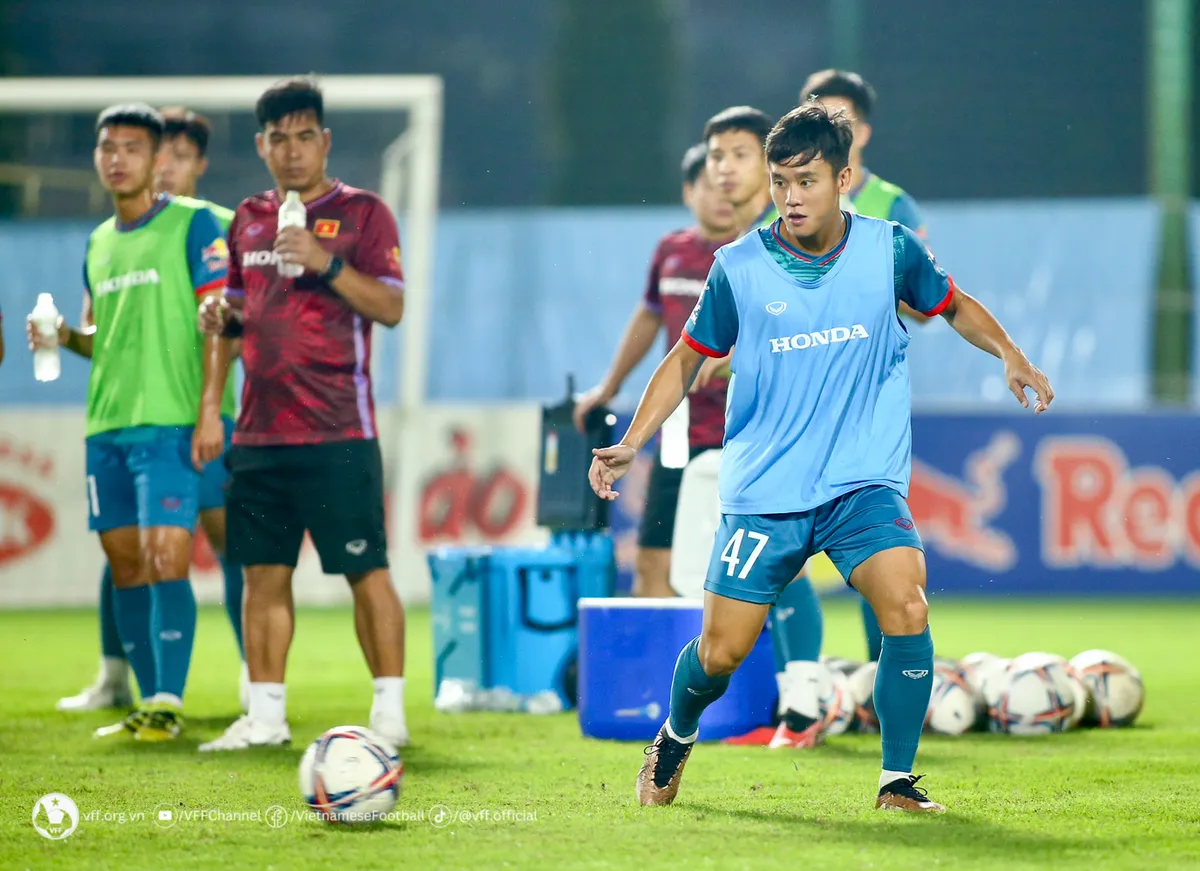 Các cầu thủ U23 Việt Nam nỗ lực tập luyện trước ngày chốt danh sách dự Vòng loại U23 châu Á - Ảnh 3. Các cầu thủ U23 Việt Nam nỗ lực tập luyện trước ngày chốt danh sách dự Vòng loại U23 châu Á - Ảnh 3.