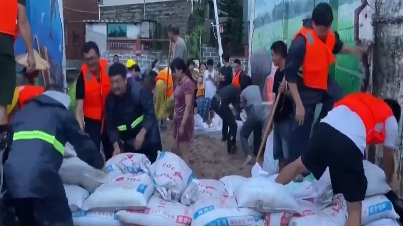 Trung Quốc ban bố cảnh báo màu vàng với bão Haikui - Ảnh 1.