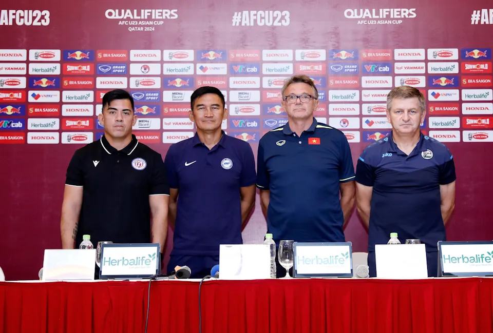 HLV Philippe Troussier: “ĐT U23 Việt Nam đã sẵn sàng bước vào Vòng loại U23 châu Á!” - Ảnh 3. HLV Philippe Troussier: “ĐT U23 Việt Nam đã sẵn sàng bước vào Vòng loại U23 châu Á!” - Ảnh 3.