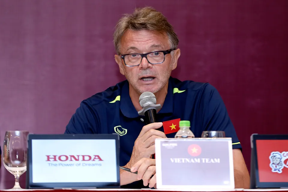 HLV Philippe Troussier: “ĐT U23 Việt Nam đã sẵn sàng bước vào Vòng loại U23 châu Á!” - Ảnh 2. HLV Philippe Troussier: “ĐT U23 Việt Nam đã sẵn sàng bước vào Vòng loại U23 châu Á!” - Ảnh 2.
