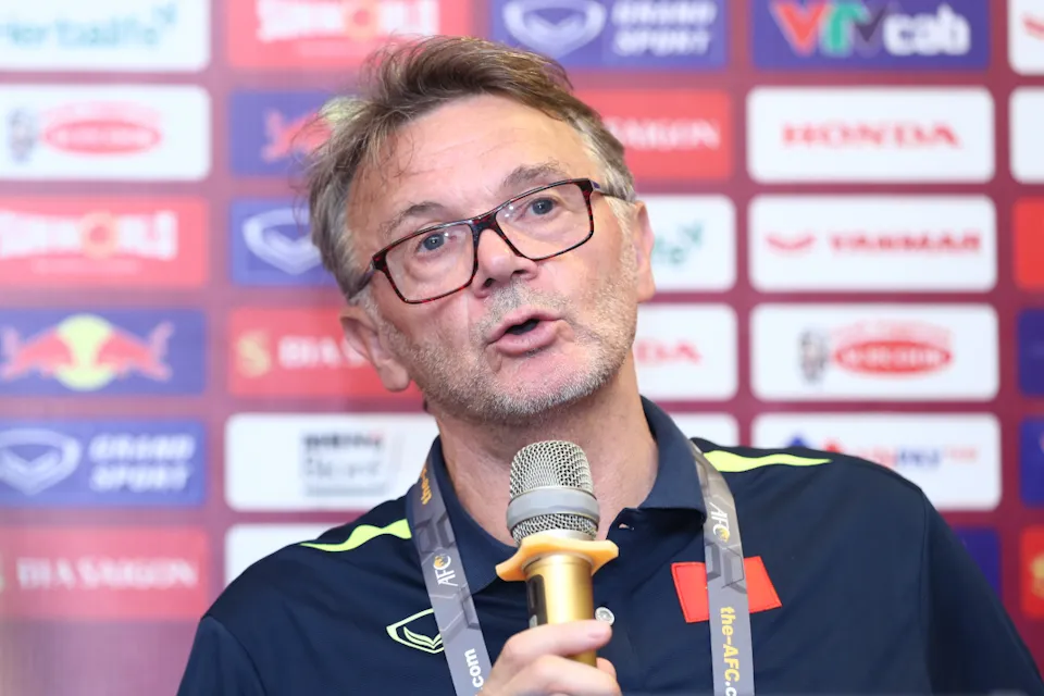 HLV Philippe Troussier: U23 Việt Nam còn bỏ lỡ nhiều cơ hội, lẽ ra phải ghi được thêm 3-4 bàn - Ảnh 1. HLV Philippe Troussier: U23 Việt Nam còn bỏ lỡ nhiều cơ hội, lẽ ra phải ghi được thêm 3-4 bàn - Ảnh 1.