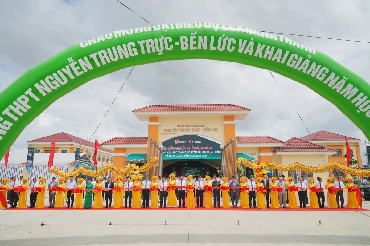 Long An khánh thành trường THPT Nguyễn Trung Trực – Bến Lức - Ảnh 2.