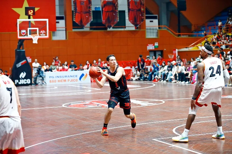 VBA 2023 - Playoff 1 - Game 1: Lại là Võ Kim Bản - Ảnh 2. VBA 2023 - Playoff 1 - Game 1: Lại là Võ Kim Bản - Ảnh 2.