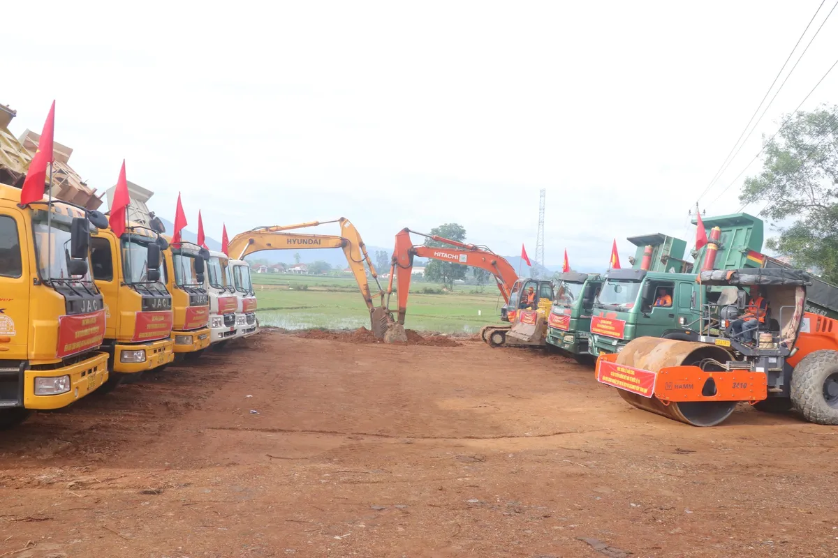 B&igrave;nh Định khởi c&ocirc;ng tuyến đường hơn 1.100 tỷ đồng - Ảnh 1.