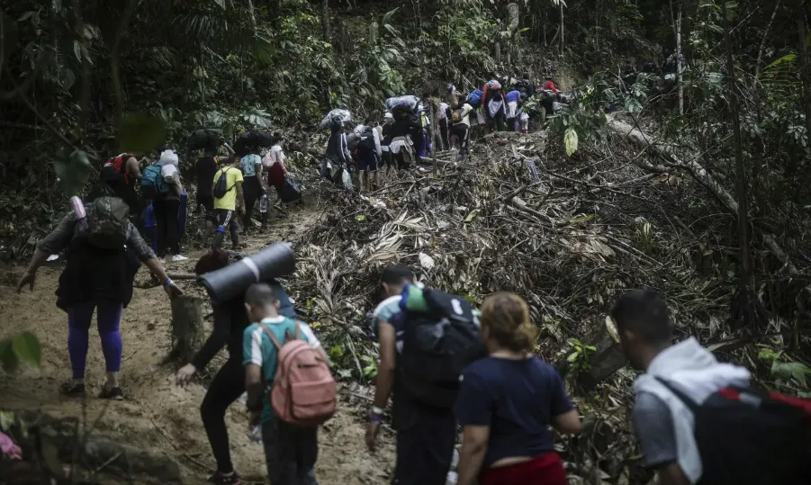 Panama tăng cường trục xuất, nỗ lực ngăn chặn việc vượt biên qua Darien Gap - Ảnh 2.