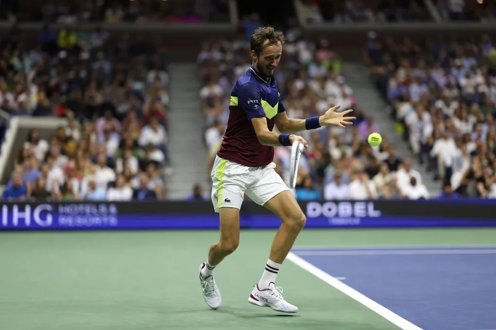 Biến Alcaraz thành cựu vương, Medvedev hẹn Djokovic tại chung kết Mỹ mở rộng 2023 - Ảnh 2. Biến Alcaraz thành cựu vương, Medvedev hẹn Djokovic tại chung kết Mỹ mở rộng 2023 - Ảnh 2.