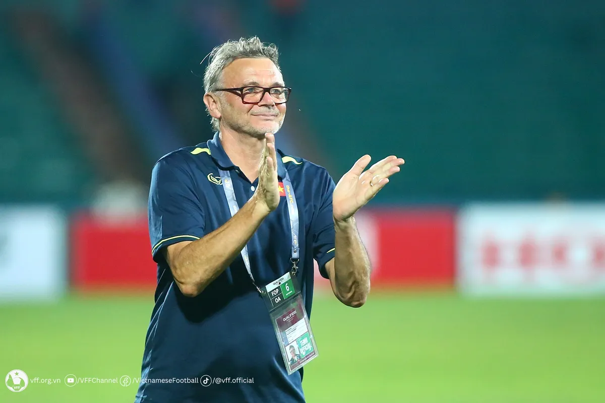 HLV Philippe Troussier: Tôi hài lòng khi đã hoàn thành mục tiêu đề ra - Ảnh 3. HLV Philippe Troussier: Tôi hài lòng khi đã hoàn thành mục tiêu đề ra - Ảnh 3.