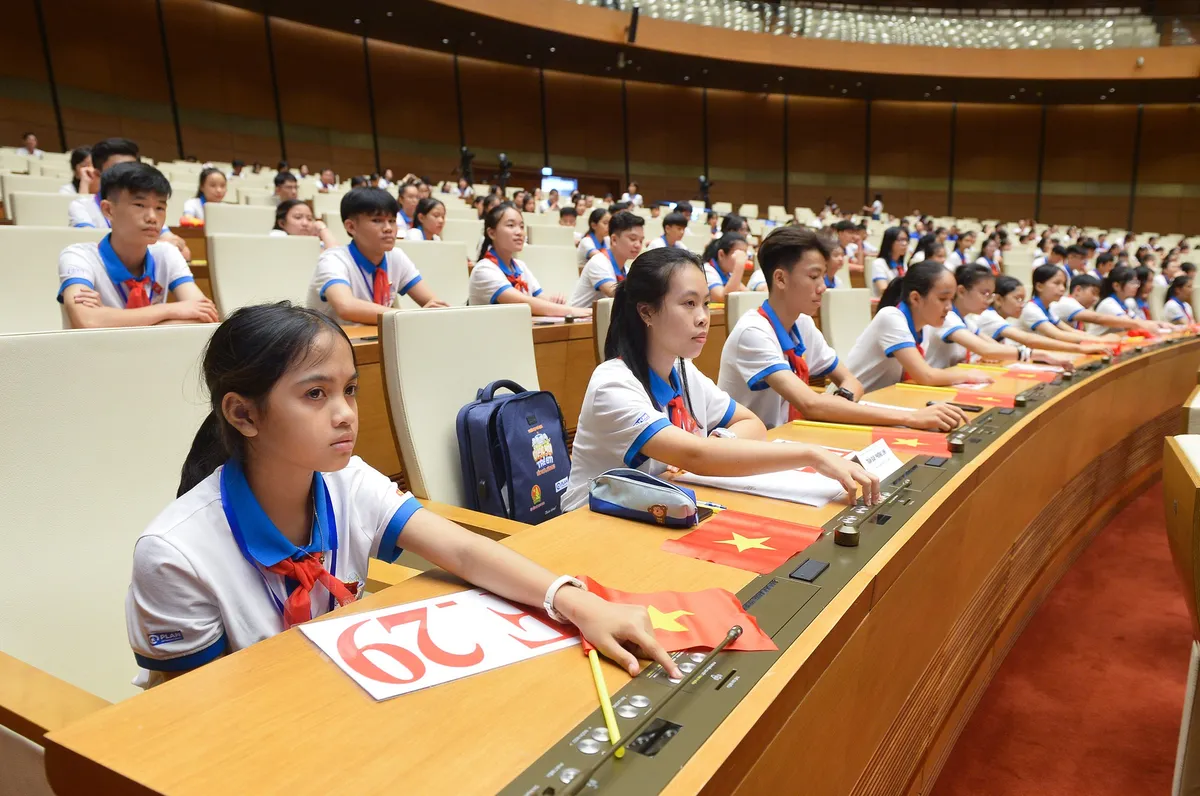 Đoàn đại biểu trẻ em toàn quốc sơ duyệt chuẩn bị cho Phiên họp giả định Quốc hội trẻ em - Ảnh 4.