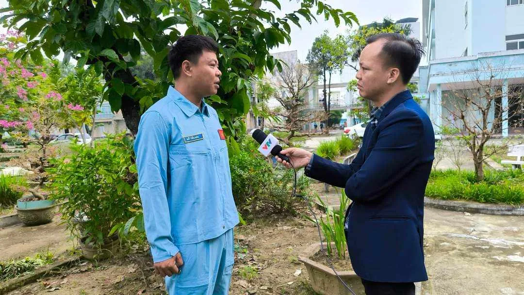 Vụ rơi máy bay ở Quảng Nam: Phi công cầm lái đến những giây cuối để giảm thiệt hại - Ảnh 1.