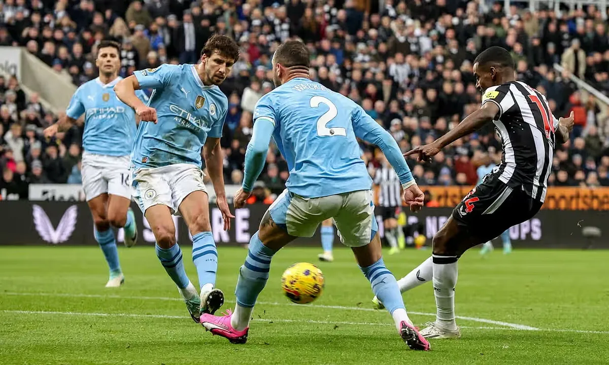 De Bruyne giúp Man City thắng ngược Newcastle - Ảnh 1. De Bruyne giúp Man City thắng ngược Newcastle - Ảnh 1.
