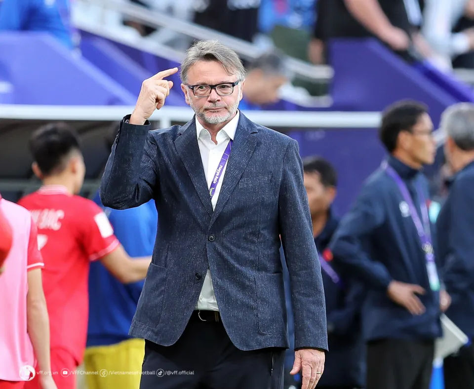HLV Philippe Troussier: “Đội tuyển cần giữ sự tự tin, tích cực để chuẩn bị cho trận đấu gặp Indonesia” - Ảnh 4. HLV Philippe Troussier: “Đội tuyển cần giữ sự tự tin, tích cực để chuẩn bị cho trận đấu gặp Indonesia” - Ảnh 4.