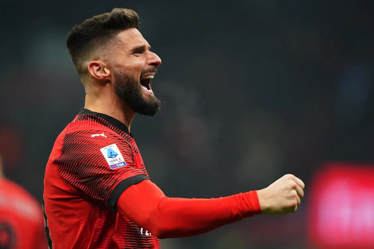 AC Milan đánh bại AS Roma trên sân nhà, Lazio thắng Lecce - Ảnh 2. AC Milan đánh bại AS Roma trên sân nhà, Lazio thắng Lecce - Ảnh 2.