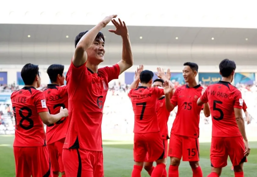 Lee Kang In lập cú đúp bàn thắng, Hàn Quốc thắng ấn tượng Bahrain | VCK Asian Cup 2023 - Ảnh 1. Lee Kang In lập cú đúp bàn thắng, Hàn Quốc thắng ấn tượng Bahrain | VCK Asian Cup 2023 - Ảnh 1.