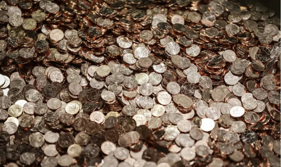 Kh&ocirc;ng được ph&ecirc; duyệt thiết kế, Ph&aacute;p phải nấu chảy h&agrave;ng triệu đồng xu  - Ảnh 1.