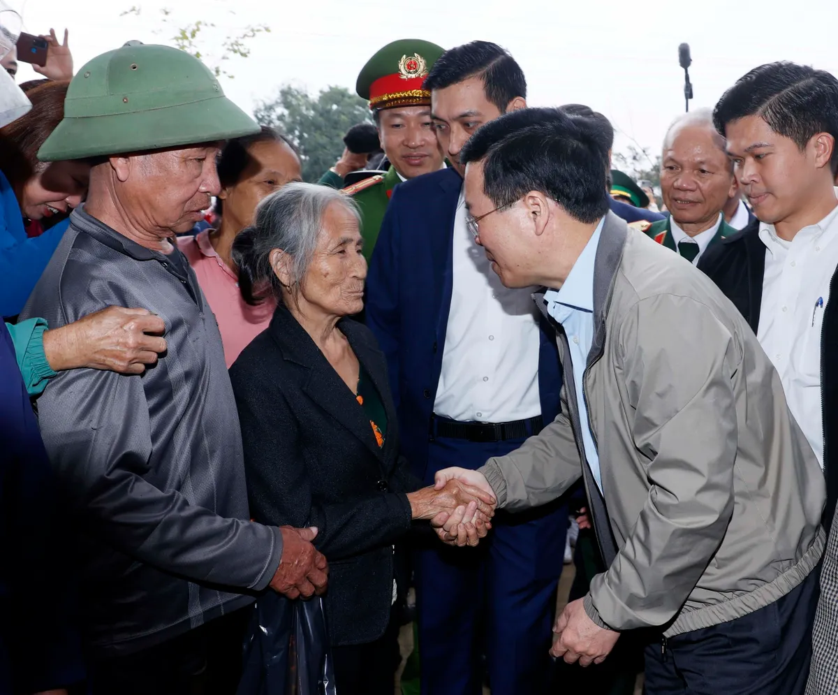 Chủ tịch nước Võ Văn Thưởng dự chương trình “Tết nhân ái” tại Nghệ An - Ảnh 1.