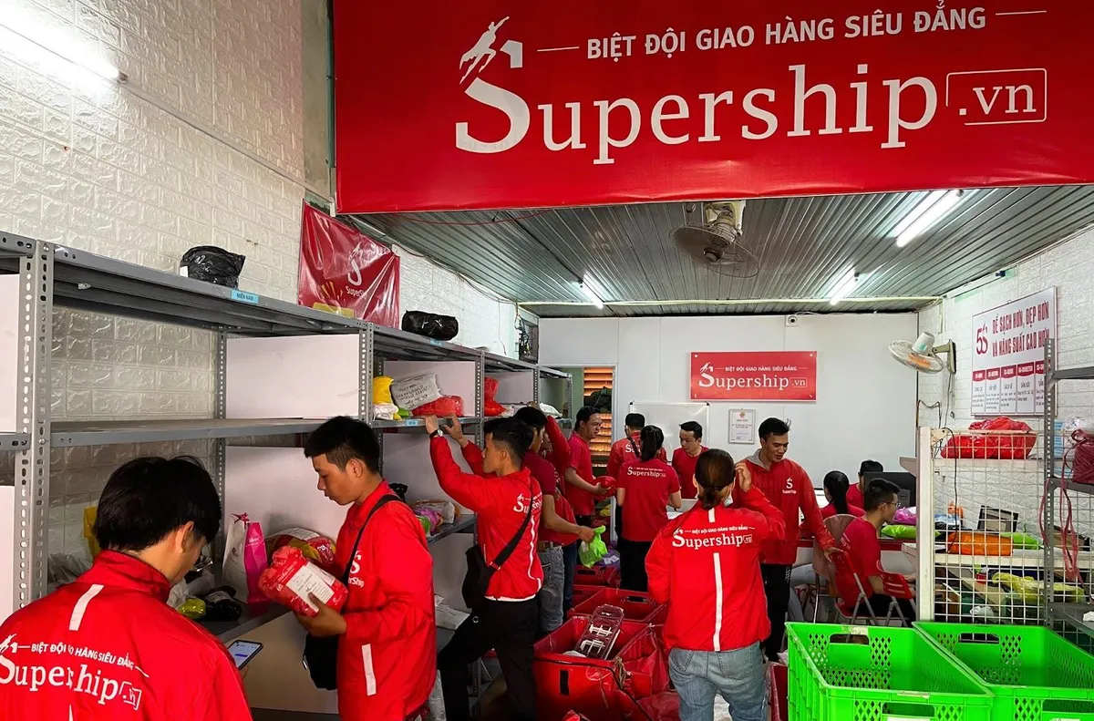 Bức tranh nhượng quyền bưu cục 2024: Sôi động, nhiều hướng đi mới - Ảnh 1.