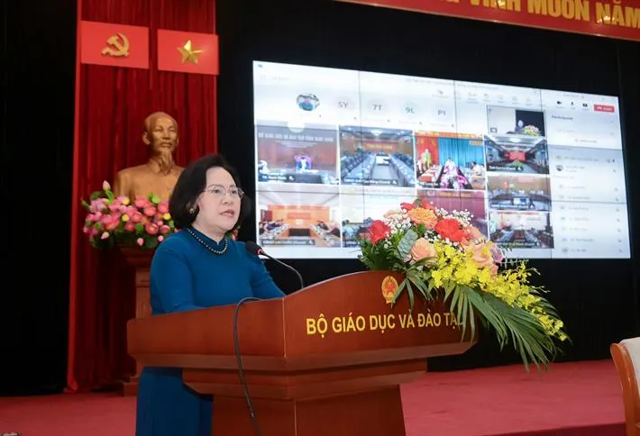 Chương tr&igrave;nh S&oacute;ng v&agrave; m&aacute;y t&iacute;nh cho em mua sắm, b&agrave;n giao gần 160.000 m&aacute;y cho học sinh - Ảnh 1.